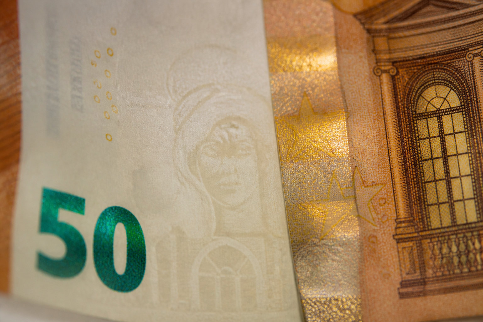 Comment distinguer les deux séries de billets de 50 euros ?